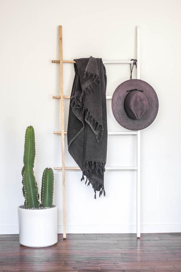 The Handloom Kayra Terry Towel (Vintage Black)