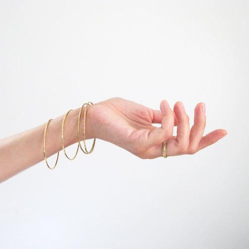 Goldeluxe Hammered Oval Bangle (Medium)