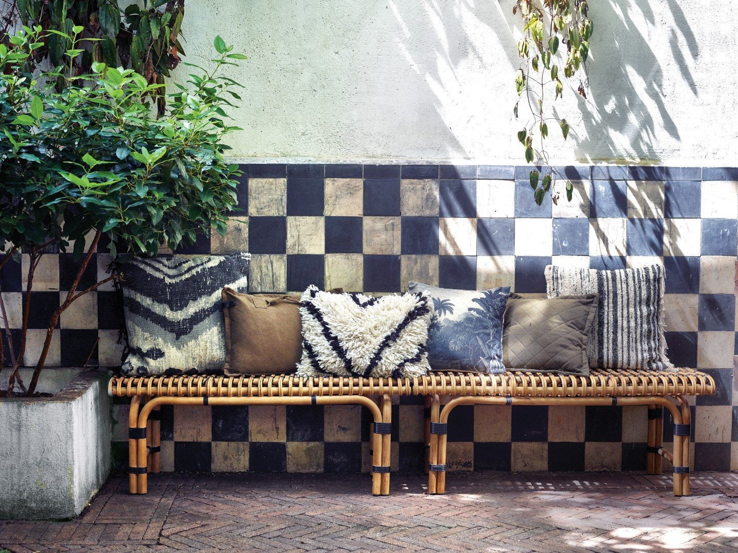 HK Living - Shaggy Cushion - Black and White